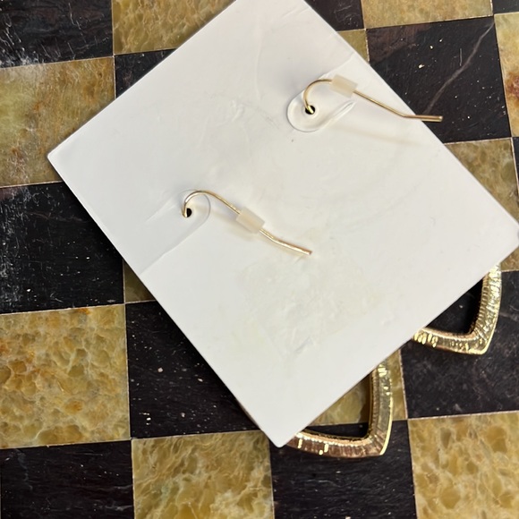 Marlyn Schiff - Dangle Gold with Sea Green Gemstones | Spade shape Earrings - Picture 5 of 5